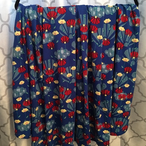 LuLaRoe Dresses & Skirts - LuLaRoe Blue Floral Skirt size Large
